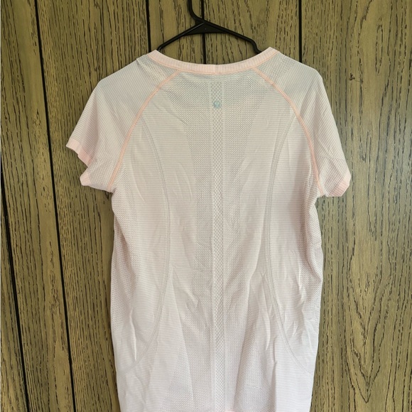 Lululemon Swiftly Tech Short-Sleeve Shirt 2.0. Strawberry Milkshake. Size 12 - Picture 4 of 7